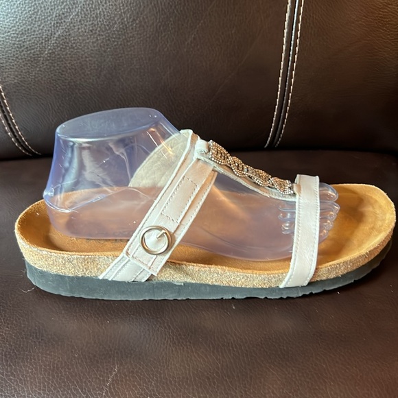 Naot Cream and Gold Sandals with Adjustable Straps. Size 43 - Picture 2 of 13